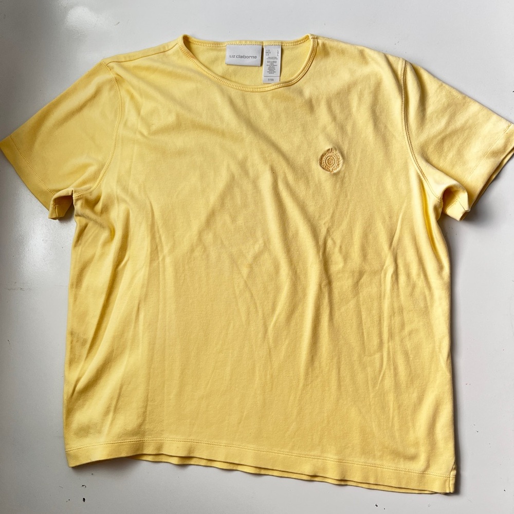 Liz Claiborne Yellow Short Sleeve Tee with emblem logo